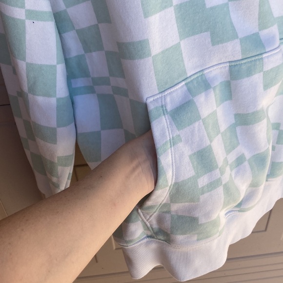 Wild fable woman’s xs Green and white checker hoodie White shirt - Picture 4 of 8